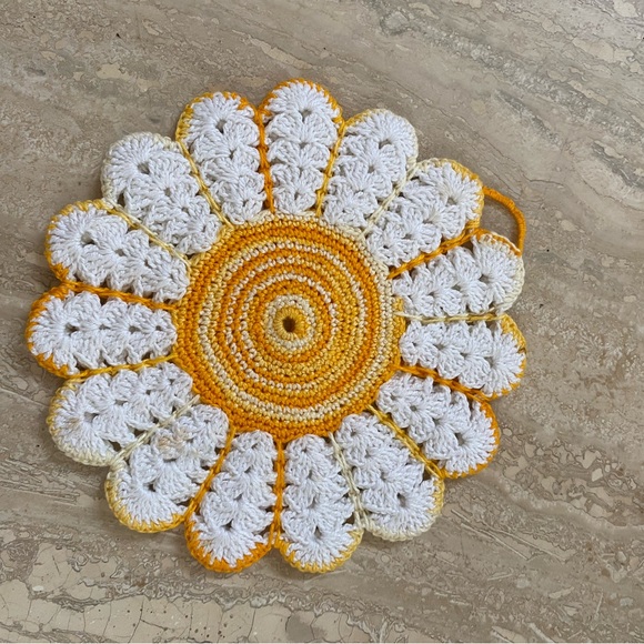 Hand crocheted doilies multicolored 5 to 6 inches - Picture 2 of 5